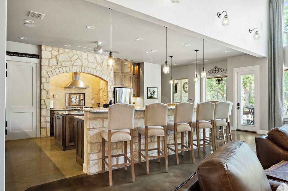 Additional seating around the breakfast bar