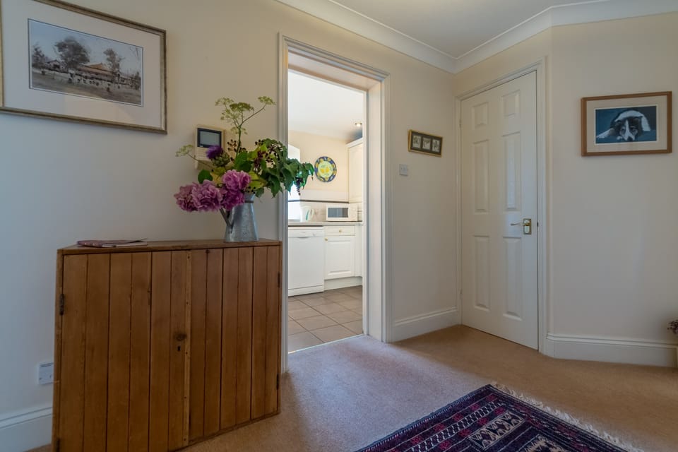 First floor: Inviting hallway