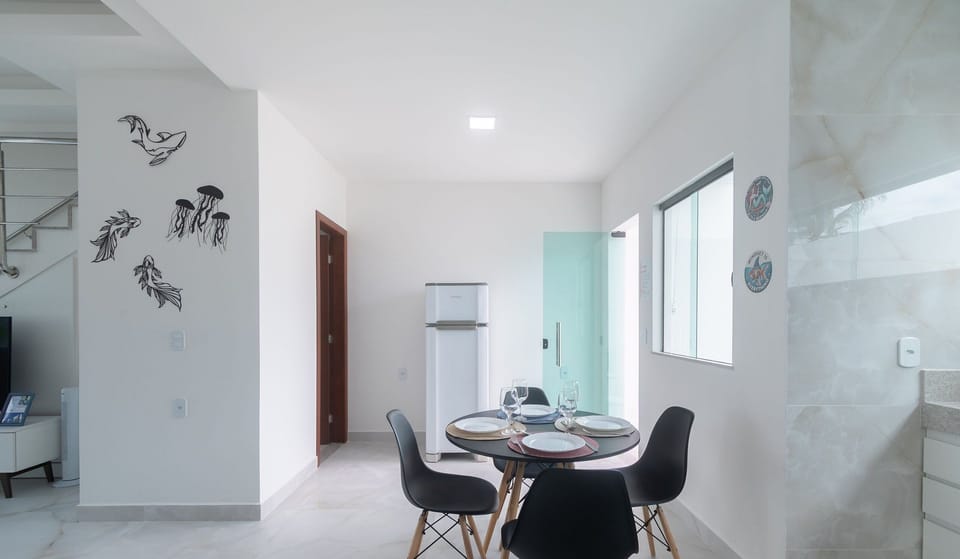 Basic Apartment | Dining