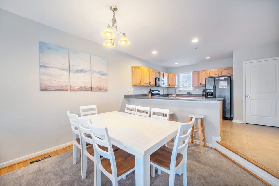 Gather round the Dining room table for a home cooked meal or your favorite take-out!
