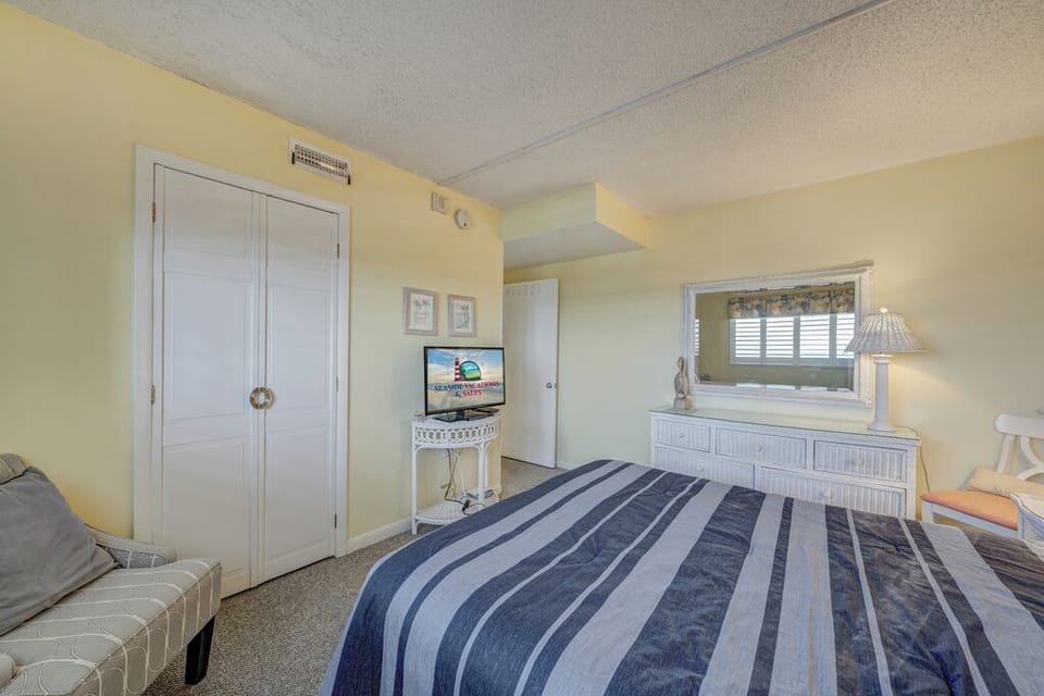 The perfect space to snooze after a long day at the Beach!