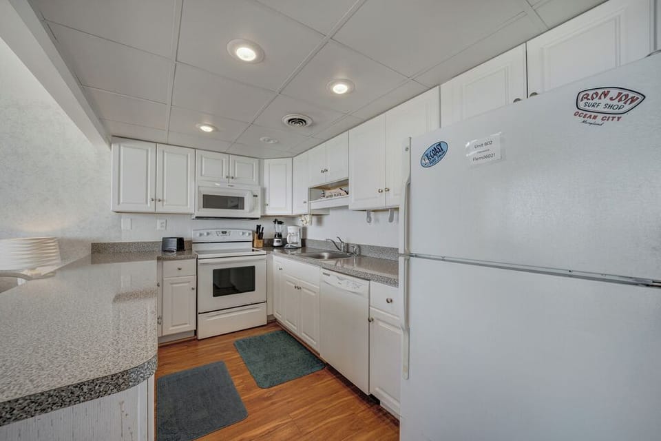 The Chef in your family will love the open area - never missing a moment!