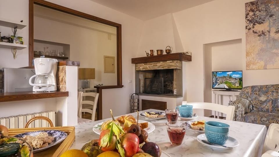 Apartment, Balcony, City View | Private kitchen | Fridge, microwave, oven, stovetop