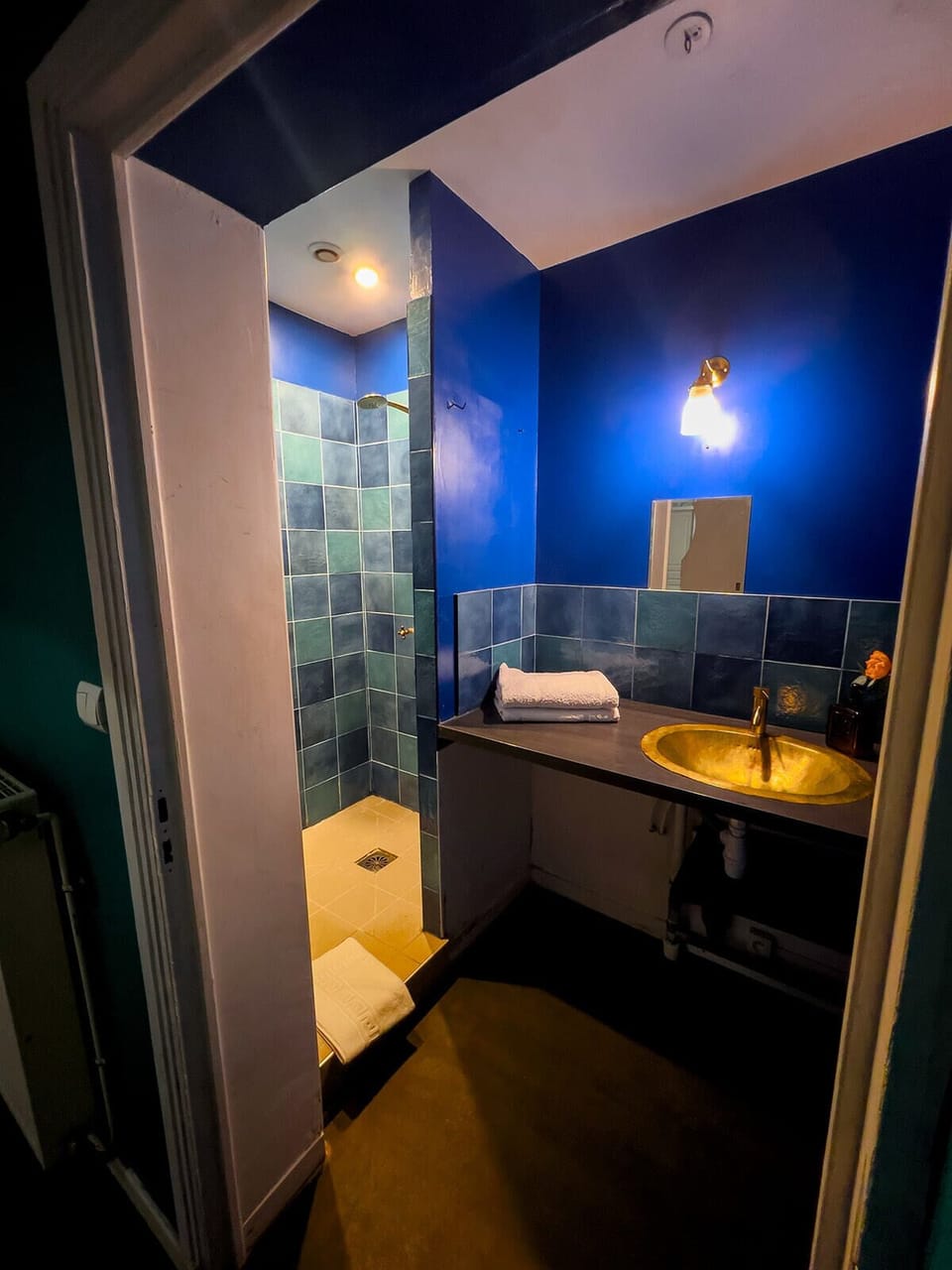 Double or Twin Room, Multiple Beds, Garden View | Bathroom