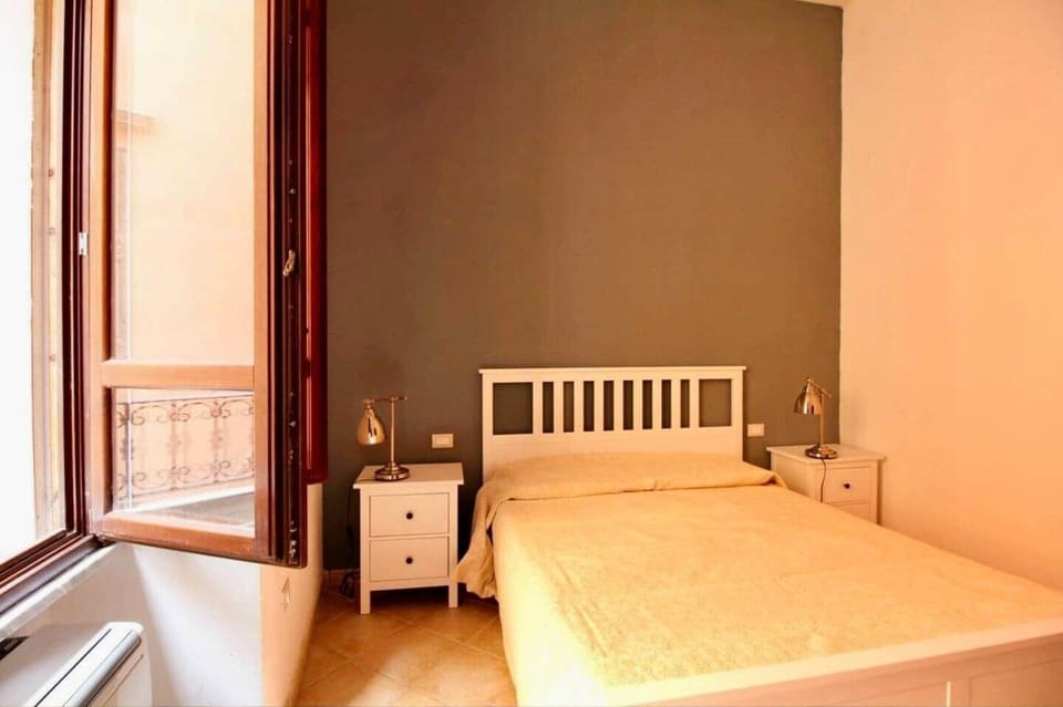 Apt 25