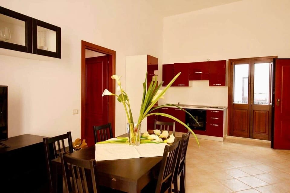 Apt 25