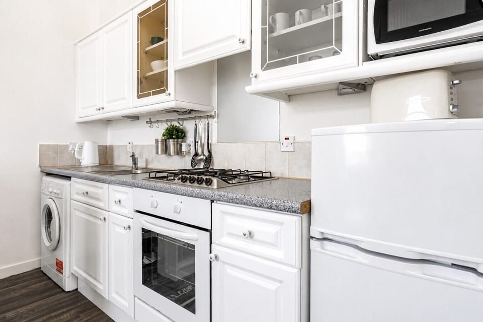 Granton kitchen 1