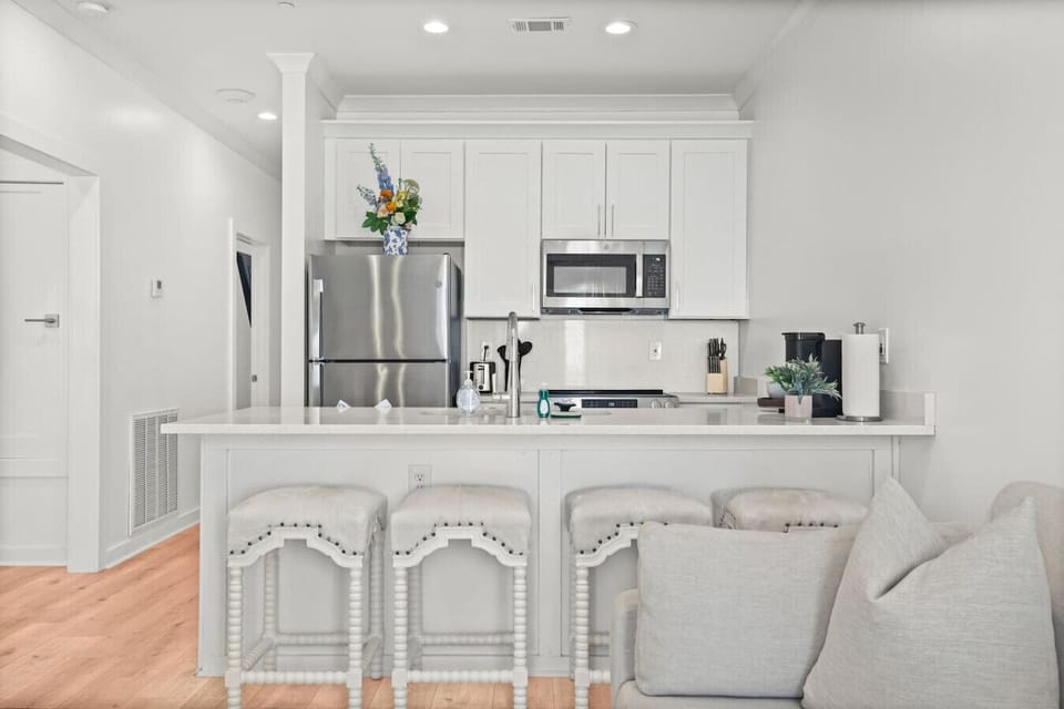Kitchen with dining space — Easy flow for everyday use