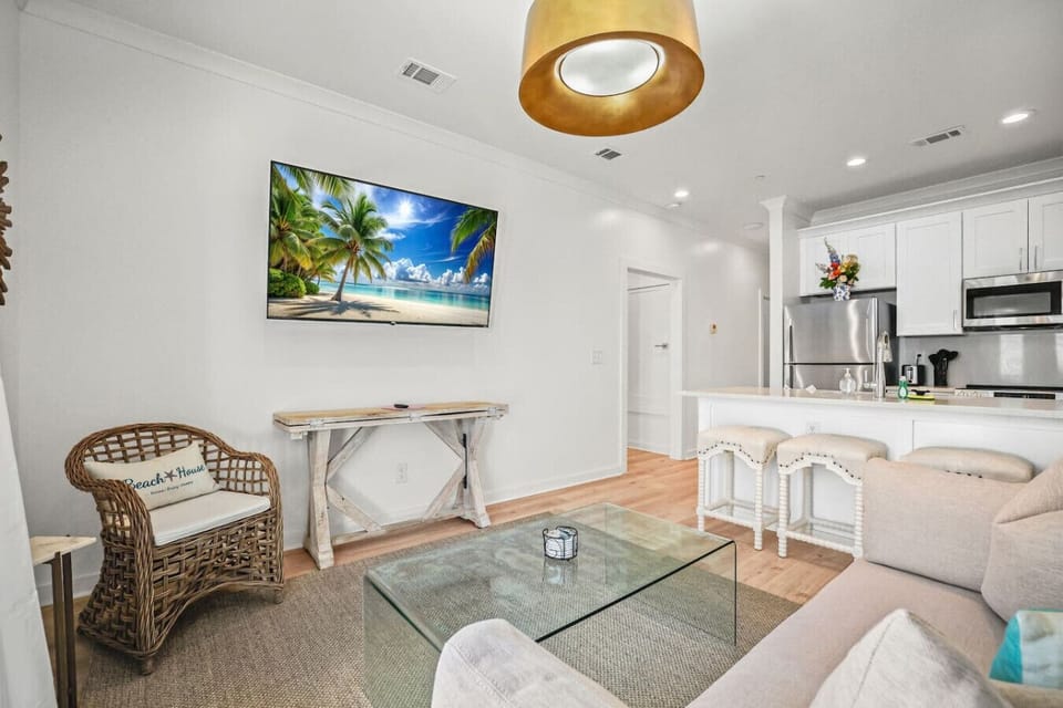 Living room with TV — Easy evenings in