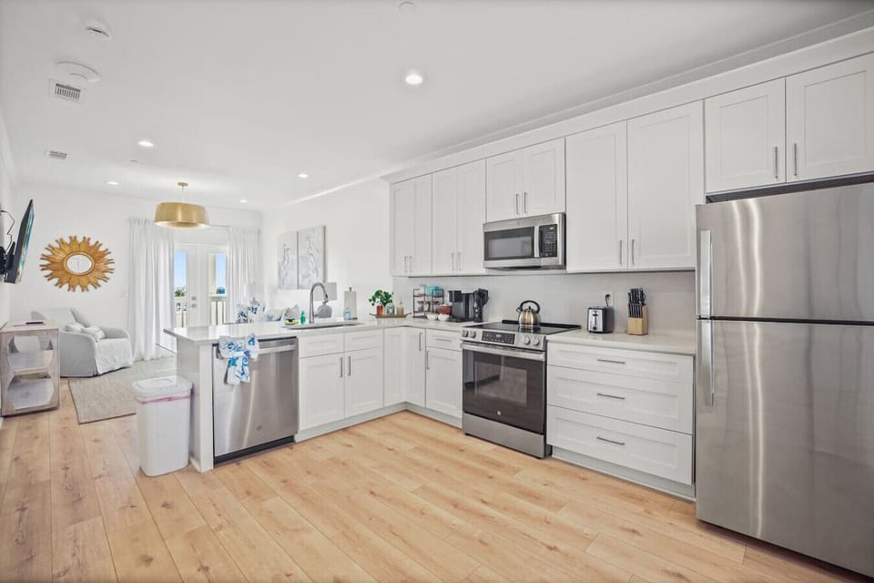 Fully equipped kitchen — Everything you need to cook meals at home