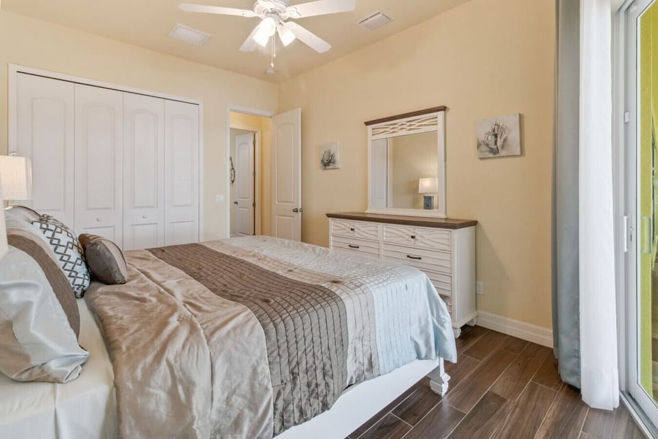 Guest bedroom