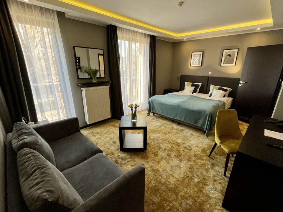 Superior Room | Living area | LED TV