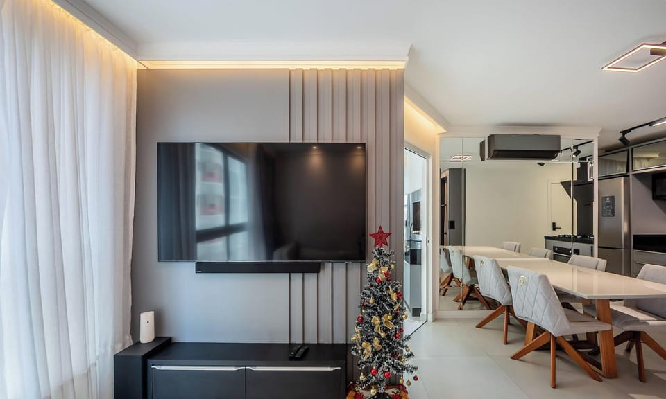 Basic Apartment | Dining