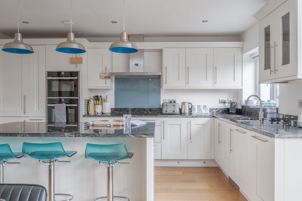 Hedgehog's cottage breakfast bar