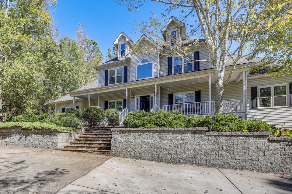 Braselton Vacation Rental | 5BR | 4.5BA | 5,694 Sq Ft | 5 Steps Required