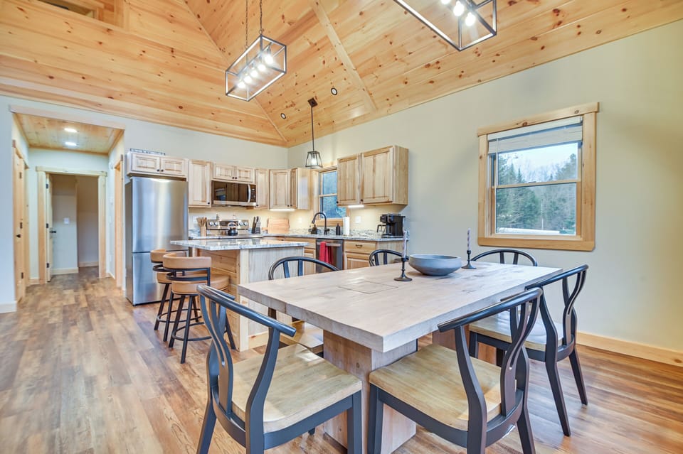 Dining Table | Dishware & Flatware | 1st Floor