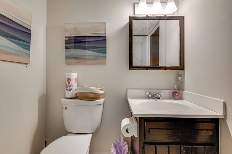 Half Bathroom | 1st Floor | Washer/Dryer