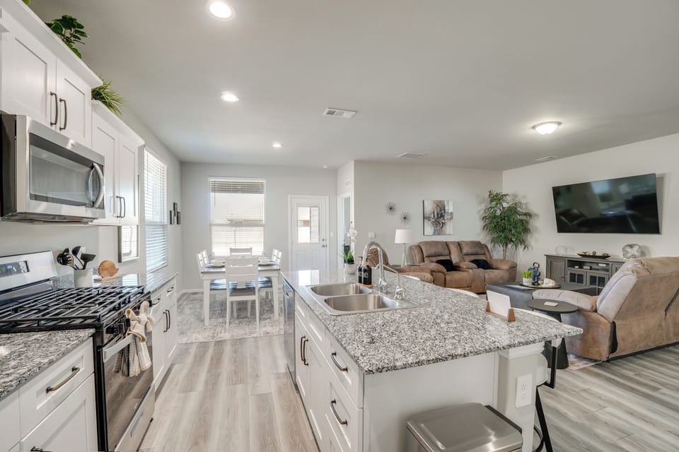 Kitchen | Refrigerator