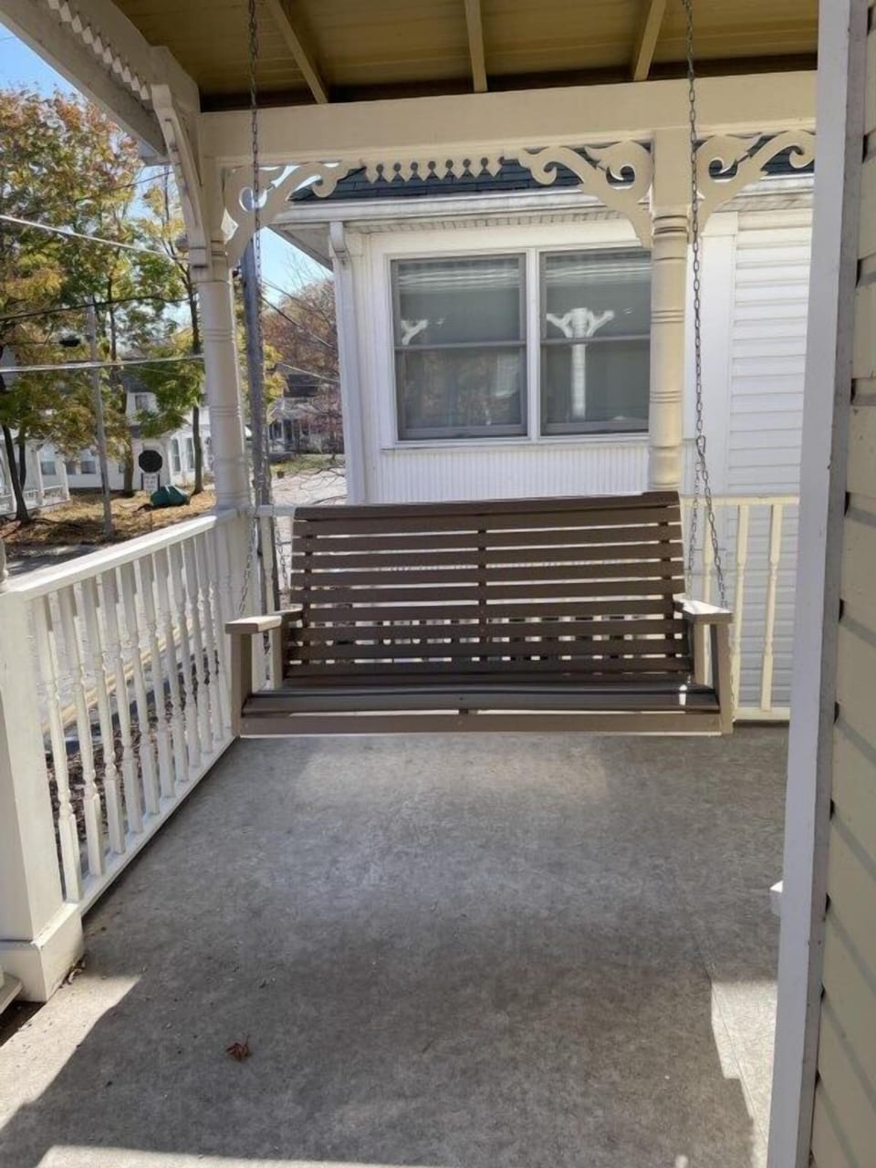 230Centralporchswing