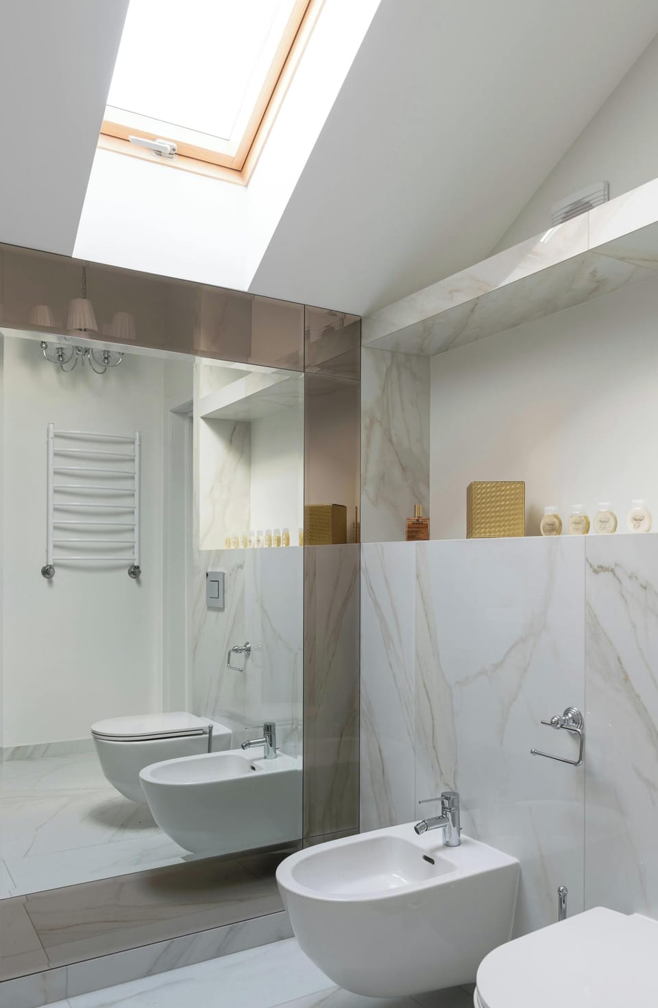 Superior Double or Twin Room | Bathroom | Shower, free toiletries, hair dryer, bidet