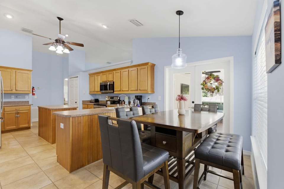 Fully equipped kitchen with everything you need to make your favorite meals!