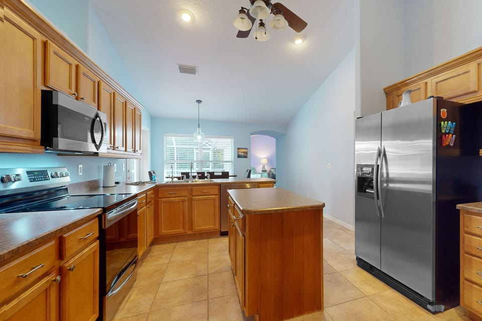 Fully equipped kitchen with plenty of counter space to prepare your favorite meals