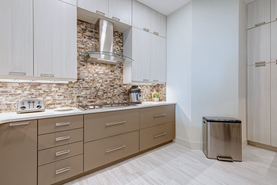 Beautifully updated kitchen