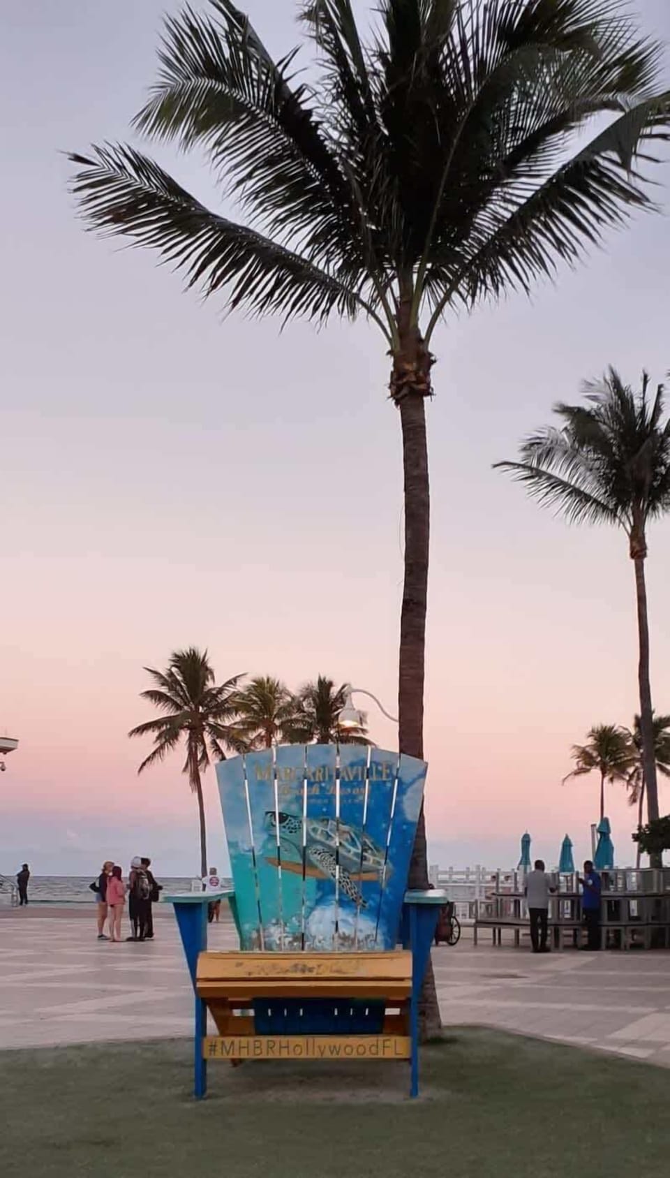 End the day with beautiful South Florida sunset colors and the relaxed atmosphere that makes a stay by Hollywood Beach so special.