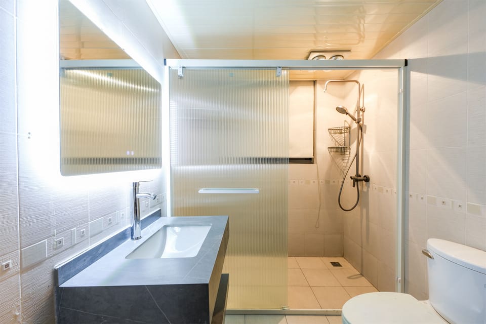 Gallery Quadruple Room, Lanai, Sea View | Bathroom | Free toiletries, hair dryer, slippers, towels