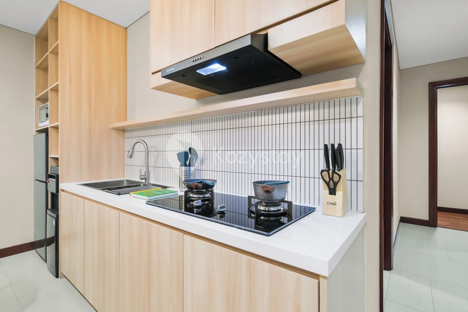 Apartment, 3 Bedrooms, City View | Private kitchen | Full-size fridge, microwave, stovetop, rice cooker