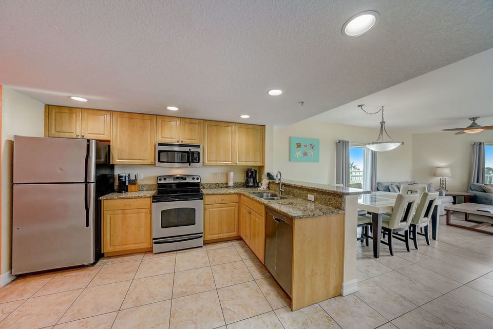 Kitchen Dining area