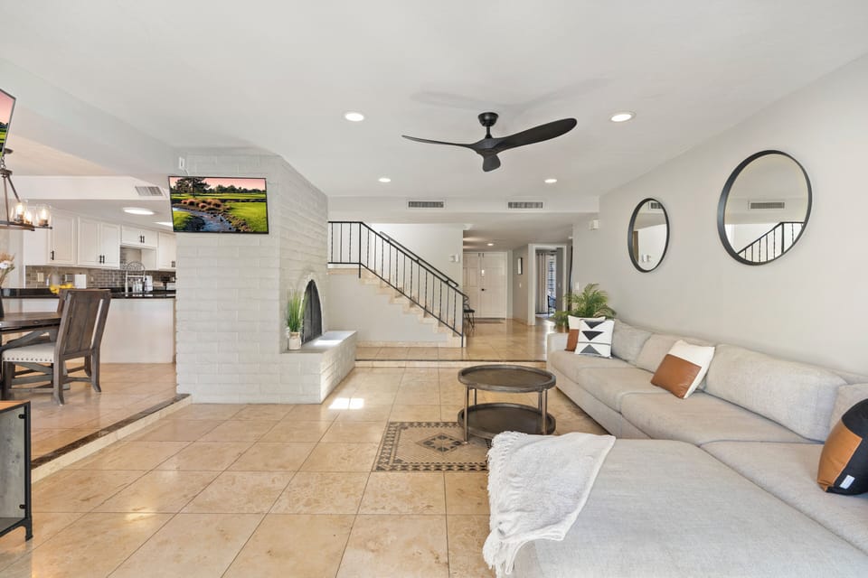 Spacious living area with a comfortable sectional & smart TV -2nd TV swivels out