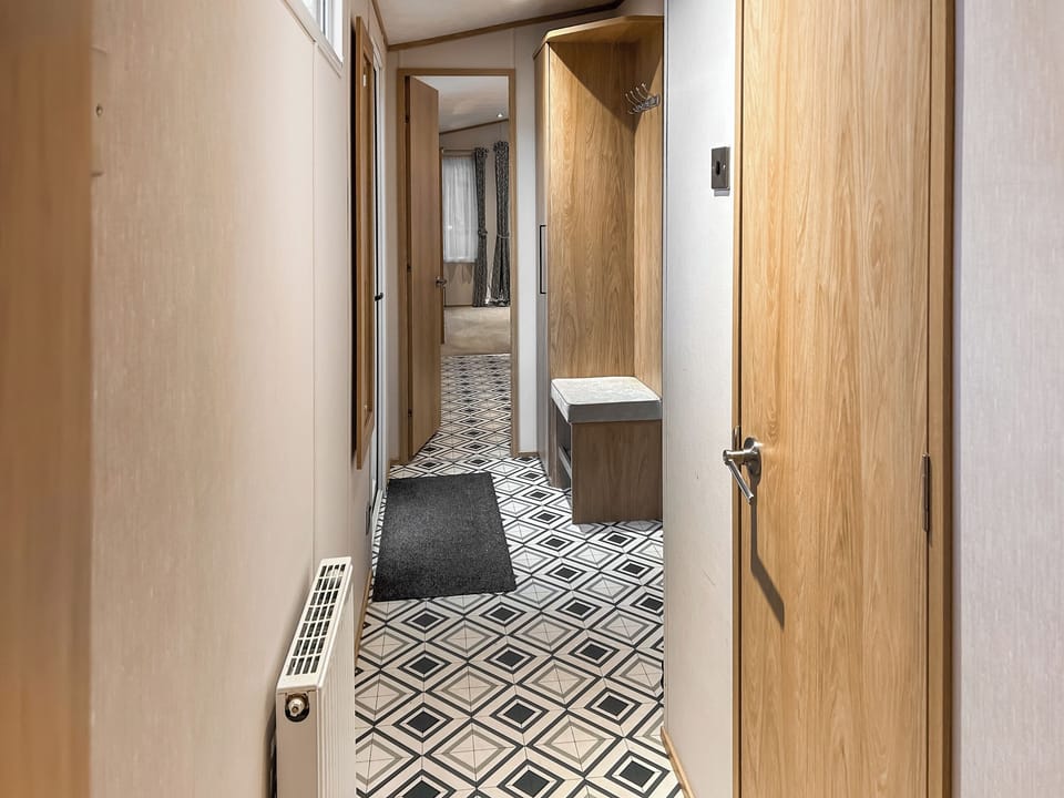 Hallway | Summer&rsquo;s Lodge, Percy Wood Holiday Park