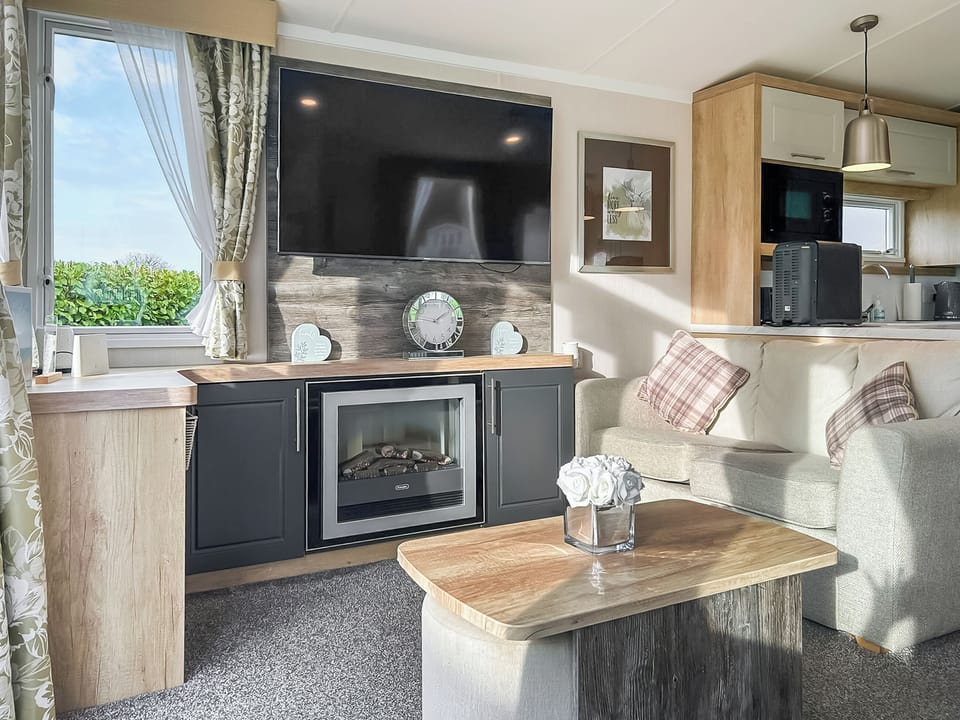 Living area | Rorys Retreat - Rorys Ocean Retreats, Ayr