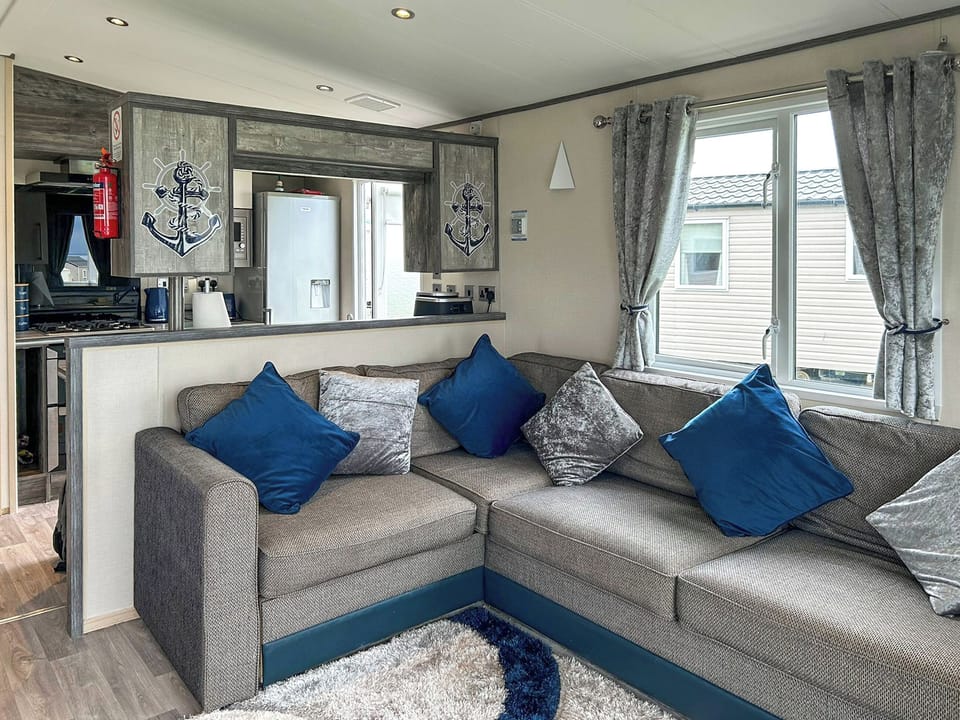 Living area | Ocean Bay View - Rorys Ocean Retreats, Ayr
