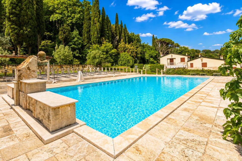 Building Exterior, Outdoor, Pool
