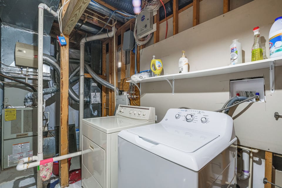 Laundry Room | Washer/Dryer