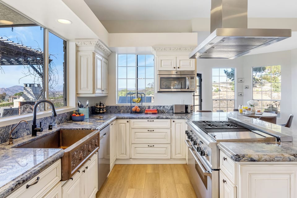 Modern gourmet kitchen.