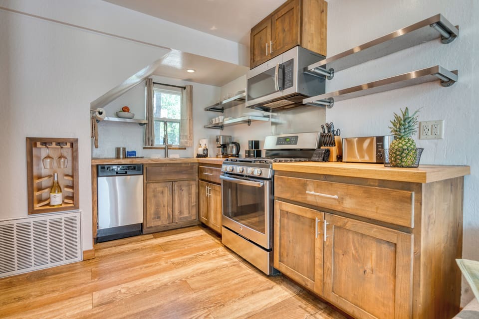 Modern kitchen.
