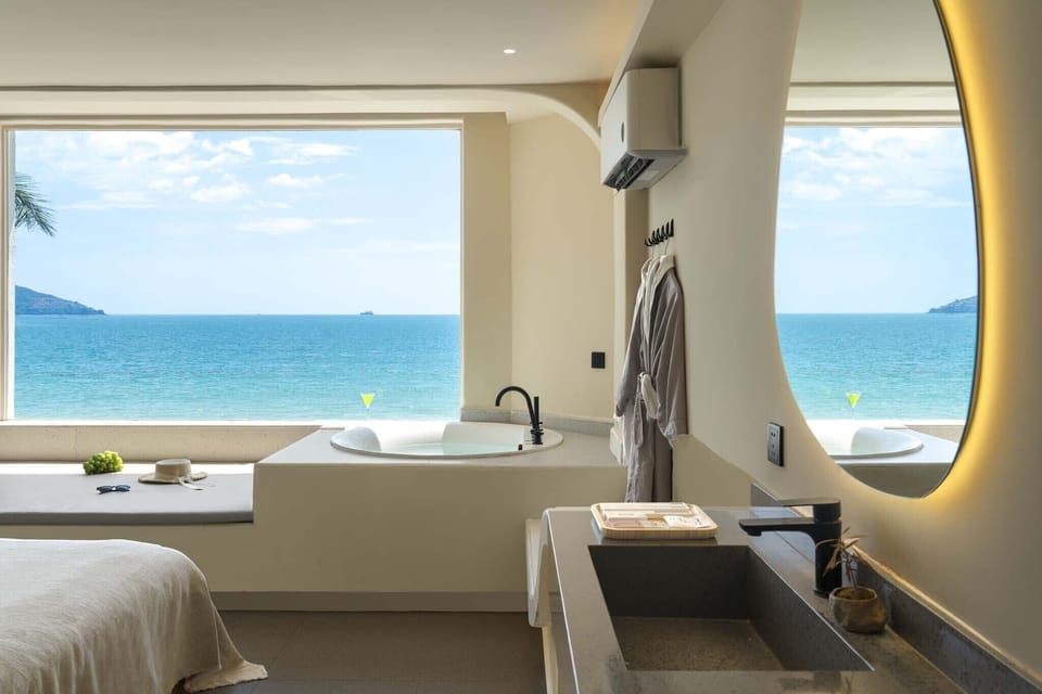 Signature Double Room, Sea View | Living area