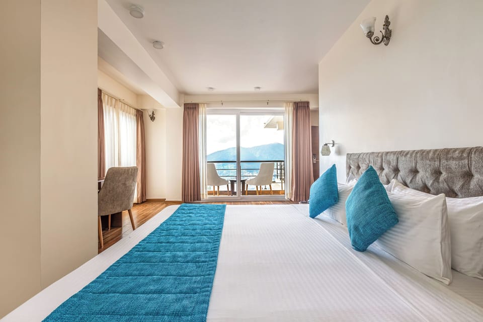 Valley View Premier Room with Balcony | WiFi (free)