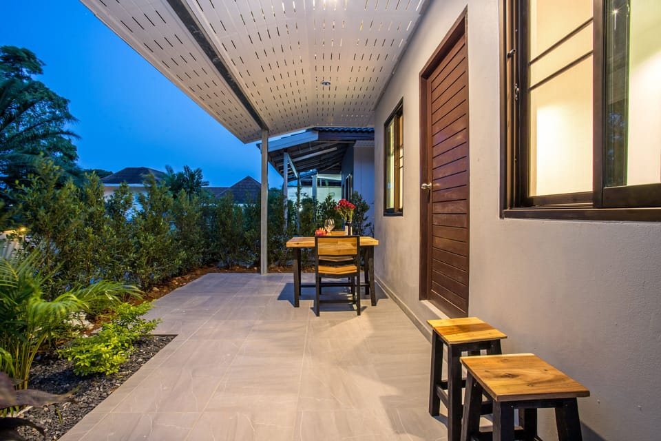 Deluxe Bungalow, Garden View | Terrace/patio