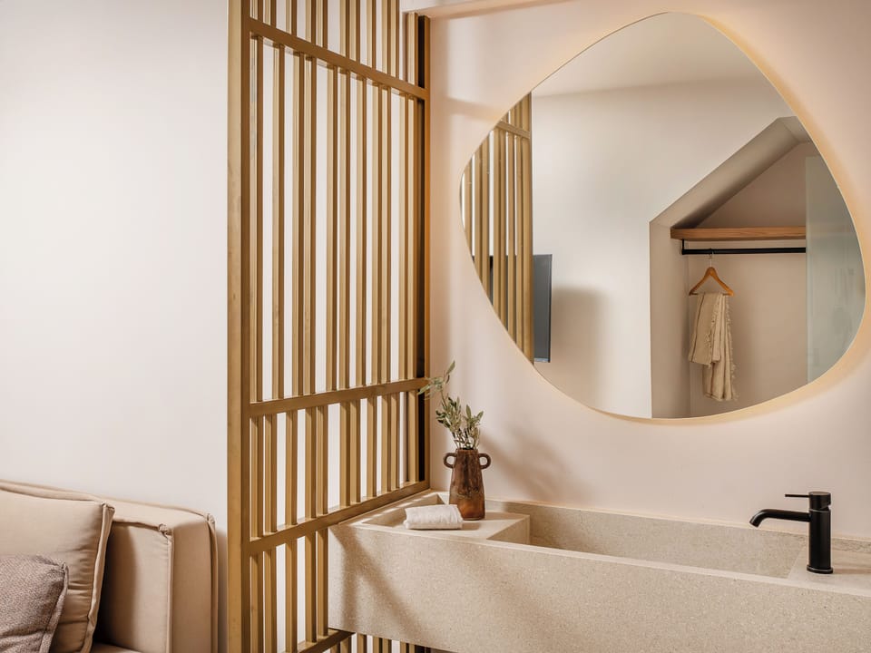 Duplex Family Suite, Pool View | Bathroom | Shower, free toiletries, hair dryer, towels