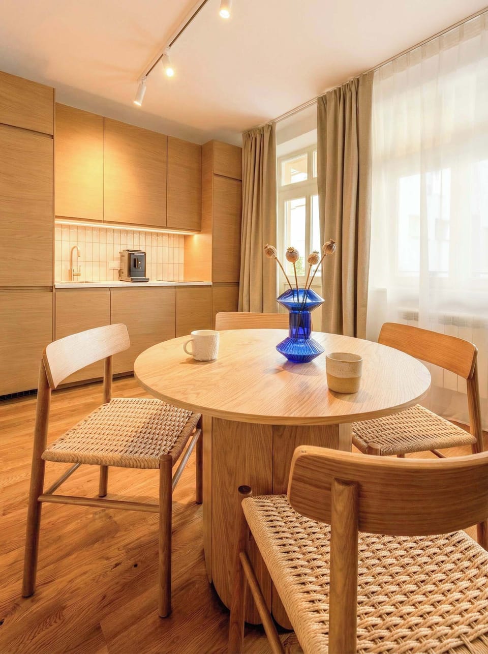 Fully equipped kitchen for basic cooking