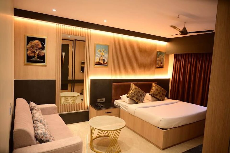 Luxury Suite, City View | Soundproofing, iron/ironing board (on request), WiFi (free), bed sheets