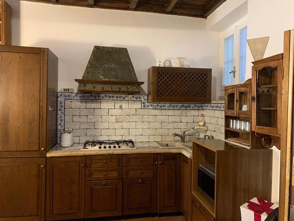 Apartment (2 Bedrooms) | Private kitchen | Microwave, espresso maker, electric kettle