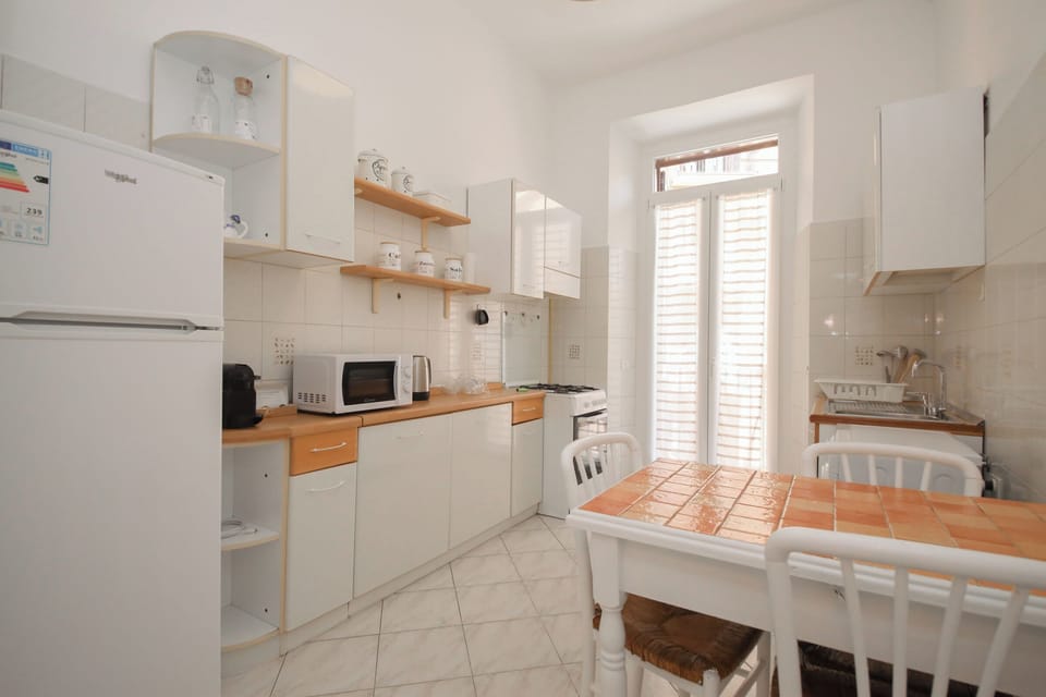 Apartment (1 Bedroom) | Private kitchen | Microwave, espresso maker, electric kettle