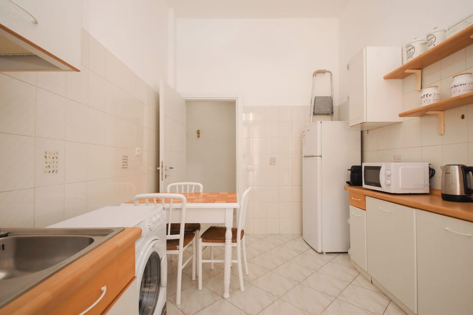 Apartment (1 Bedroom) | Private kitchen | Microwave, espresso maker, electric kettle