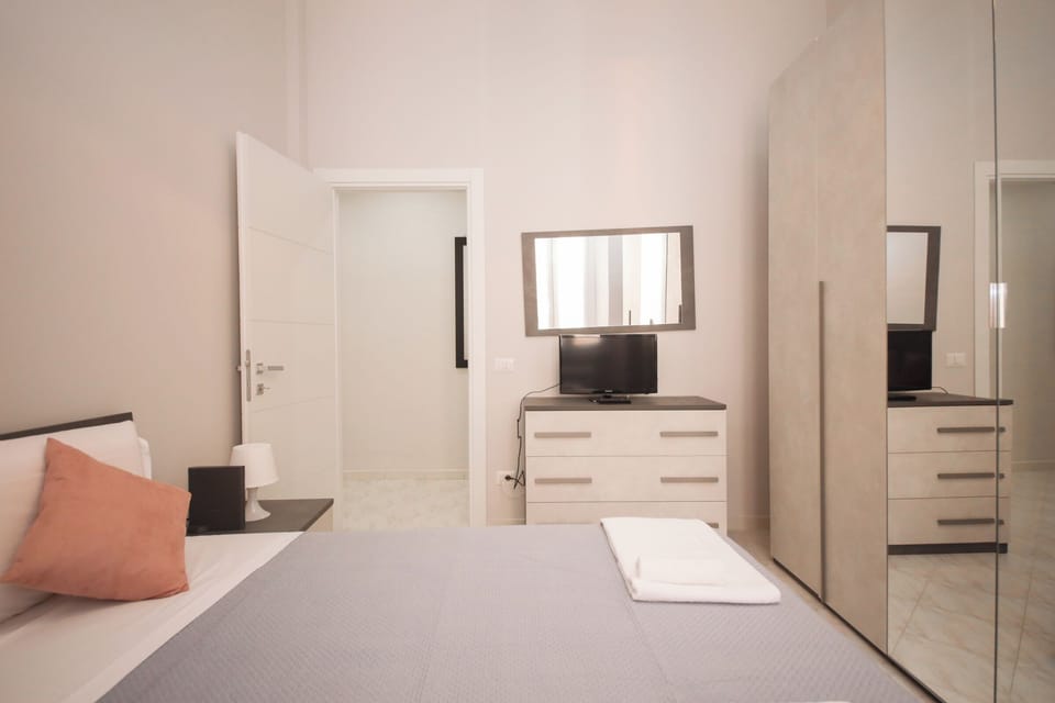 Apartment (1 Bedroom) | 1 bedroom, iron/ironing board, cribs (surcharge), bed sheets