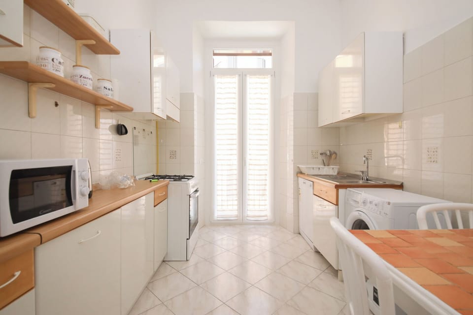 Apartment (1 Bedroom) | Private kitchen | Microwave, espresso maker, electric kettle